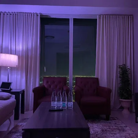 Cozy Suite With Sky View